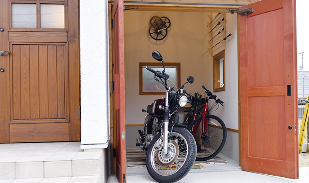 バイクガレージ