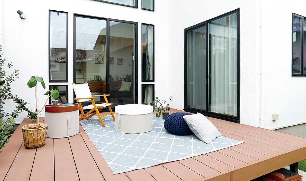 ウッド調デッキ